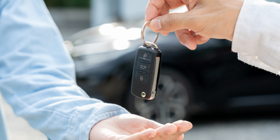 Remise des clés du véhicule — prise en charge par le concierge auto à Toulouse